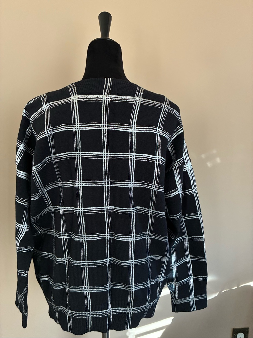 Sweater - Picture 2 of 6